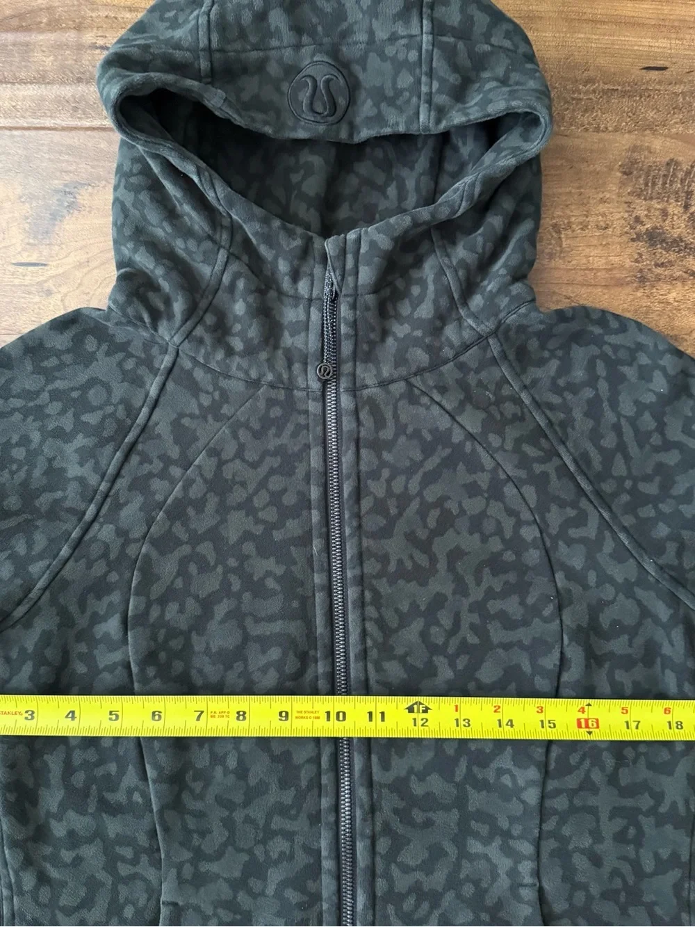 Lululemon Camo Leopard Full Zip Hoodie Jacket Pocket Black/Grey Scuba Thumb Slit
